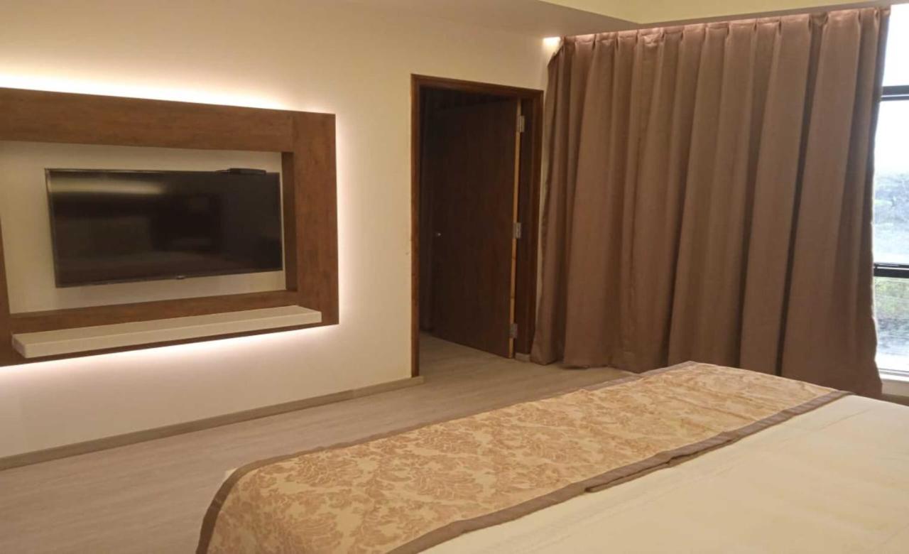 The Avatar Hotel & Convention Mangalore Exterior photo