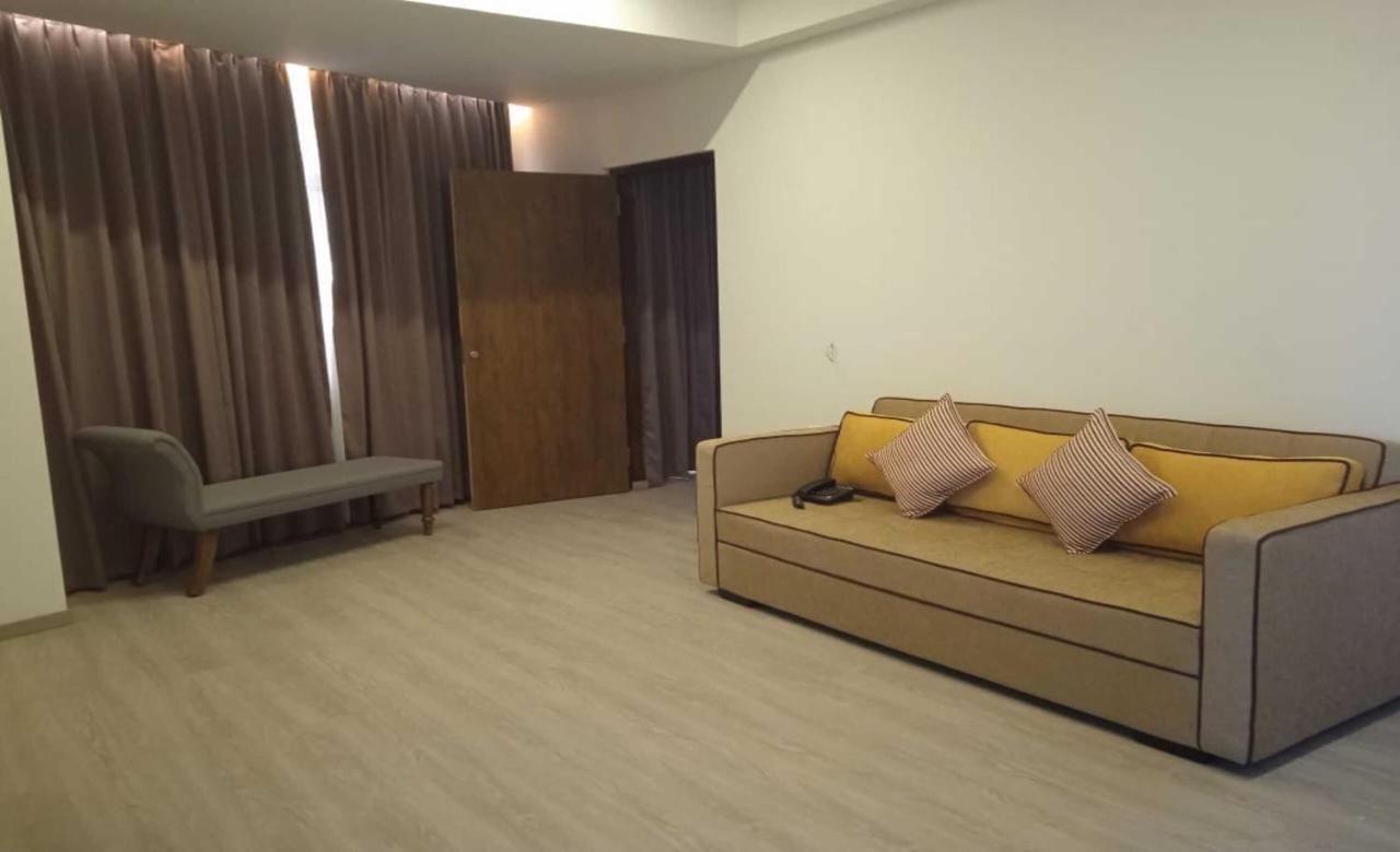 The Avatar Hotel & Convention Mangalore Exterior photo