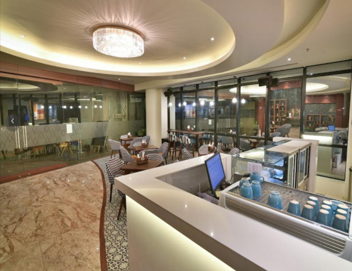 The Avatar Hotel & Convention Mangalore Exterior photo